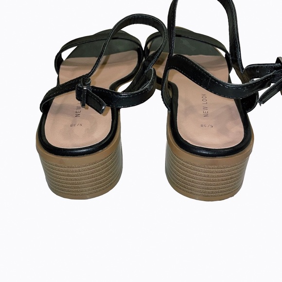 New Look Black Low-Block Heel Sandals - Picture 5 of 8